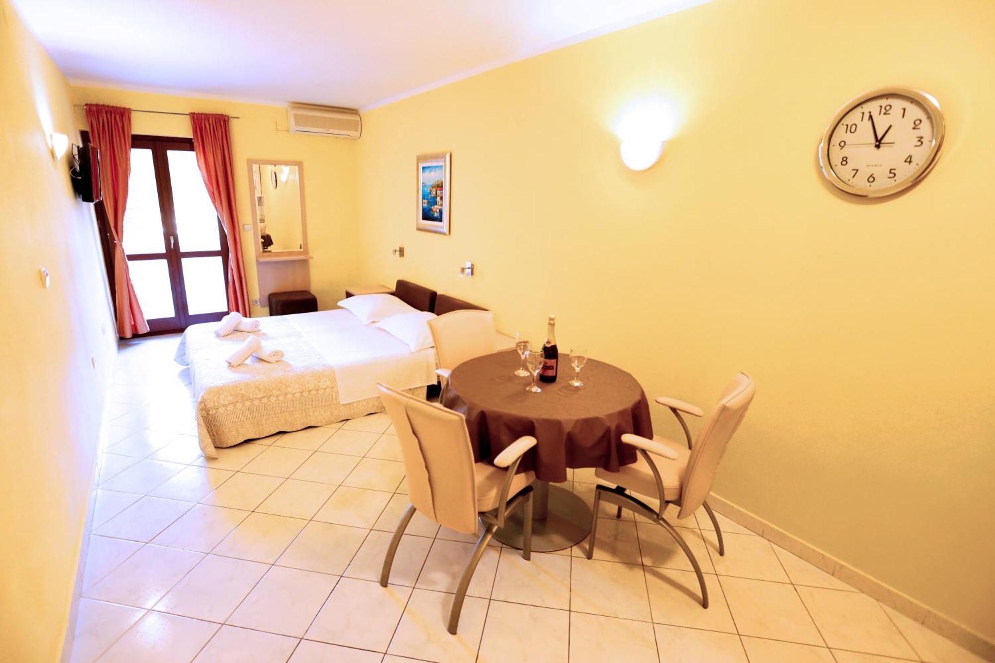 Beach Apartments Vlado Podstrana Exterior foto
